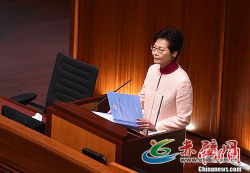 10月10日,香港特別行政区行政长官林郑月娥在香港立法会发表她上任后的第二份施政报告。记者 张炜 摄 10月10日,香港特別行政区行政长官林郑月娥在香港立法会发表她上任后的第二份施政报告。记者 张炜 摄