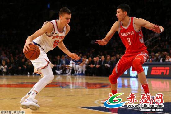 资料图:NBA当中,具有外线技巧的内线球员越来越多。 资料图:NBA当中,具有外线技巧的内线球员越来越多。